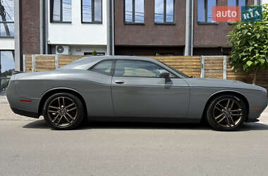 Купе Dodge Challenger 2017 в 