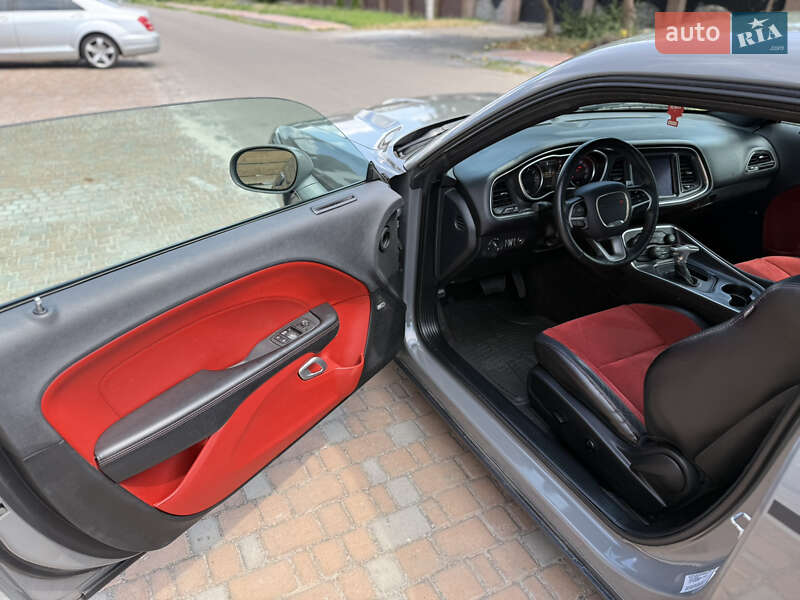 Купе Dodge Challenger 2017 в Киеве