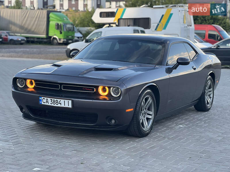 Купе Dodge Challenger 2015 в Ровно