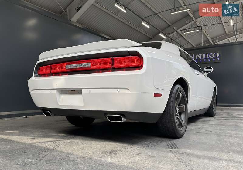 Купе Dodge Challenger 2013 в Киеве