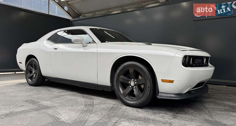 Купе Dodge Challenger 2013 в Киеве