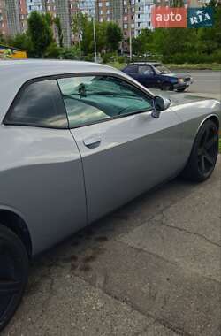 Купе Dodge Challenger 2017 в 