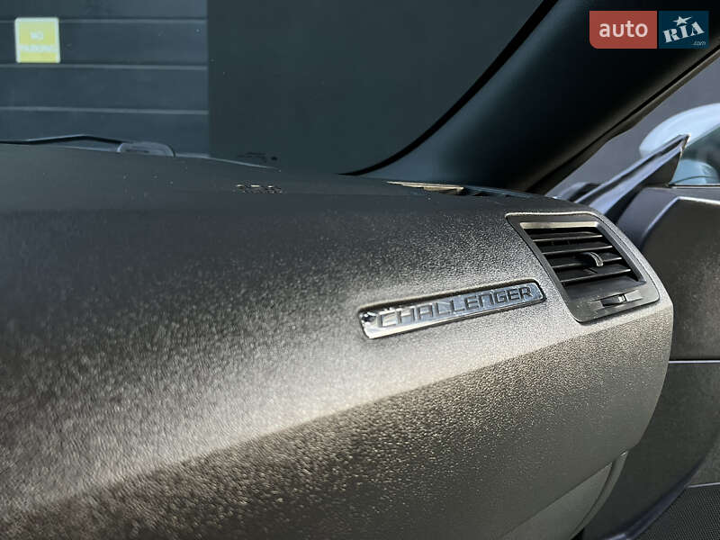 Купе Dodge Challenger 2013 в Ивано-Франковске