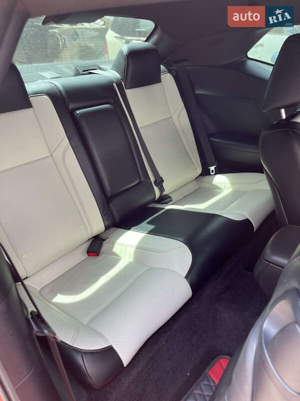 Купе Dodge Challenger 2016 в Киеве