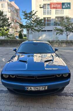 Купе Dodge Challenger 2021 в 