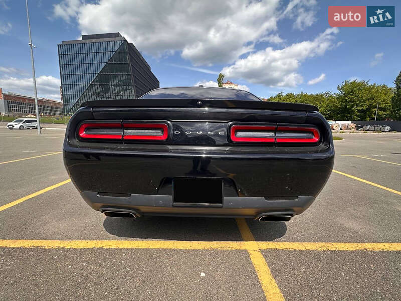 Купе Dodge Challenger 2017 в Києві фото 28 Купе Dodge Challenger 2017 в Києві
