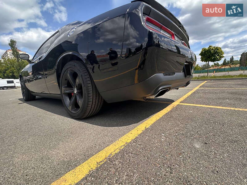 Купе Dodge Challenger 2017 в Києві фото 30 Купе Dodge Challenger 2017 в Києві