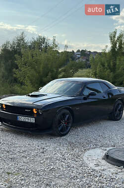 Купе Dodge Challenger 2019 в 