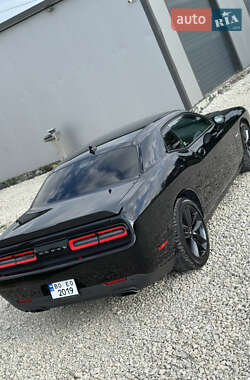 Купе Dodge Challenger 2019 в 