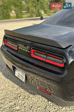 Купе Dodge Challenger 2019 в 