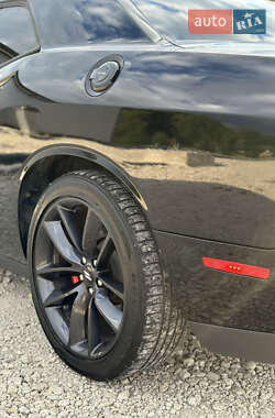 Купе Dodge Challenger 2019 в 
