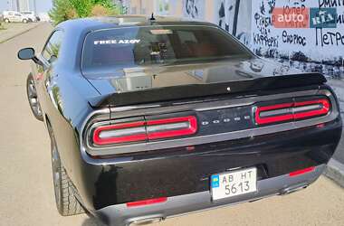 Купе Dodge Challenger 2018 в 