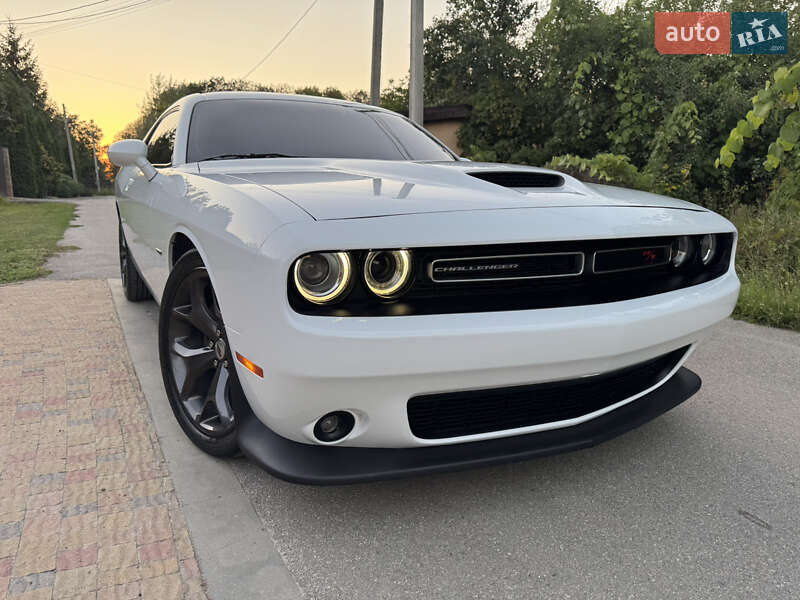 Купе Dodge Challenger 2019 в Харкові