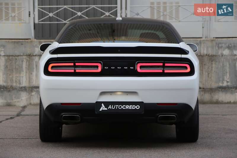 Купе Dodge Challenger 2016 в Киеве