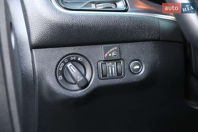 Купе Dodge Challenger 2016 в Киеве