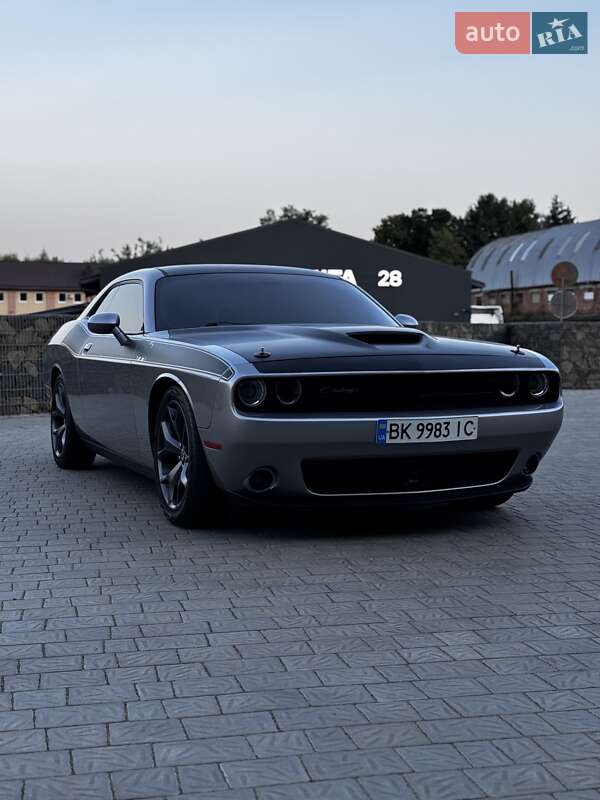 Купе Dodge Challenger 2017 в Ровно