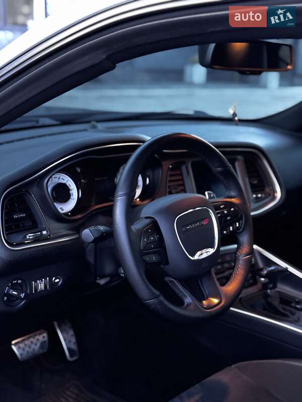 Купе Dodge Challenger 2017 в Ровно