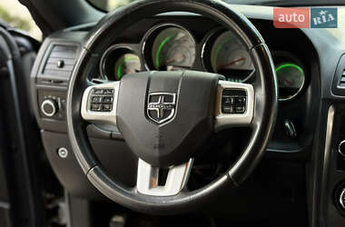Купе Dodge Challenger 2013 в 