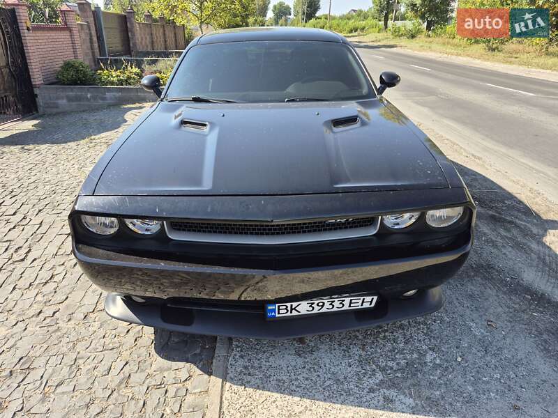Купе Dodge Challenger 2014 в Костополе