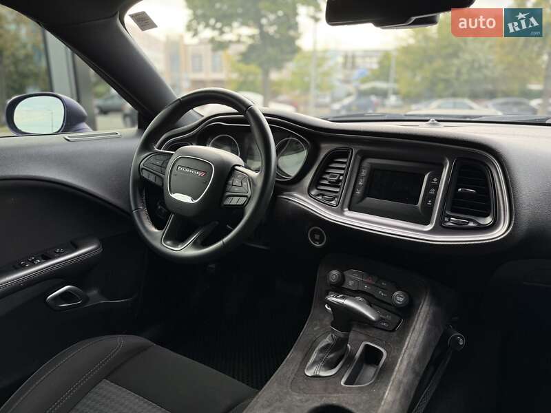 Купе Dodge Challenger 2017 в Києві фото 10 Купе Dodge Challenger 2017 в Києві
