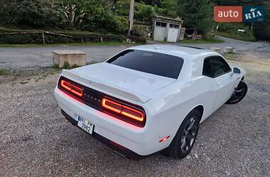 Купе Dodge Challenger 2018 в 