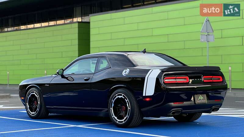 Купе Dodge Challenger 2018 в Киеве