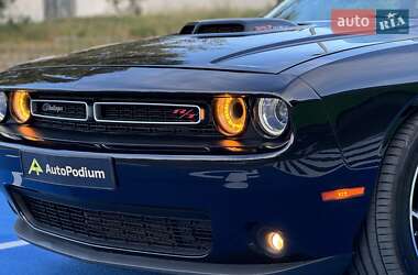 Купе Dodge Challenger 2018 в 