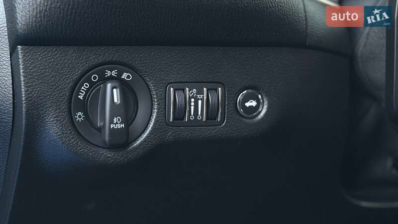 Купе Dodge Challenger 2018 в Киеве