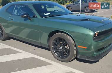 Купе Dodge Challenger 2017 в 