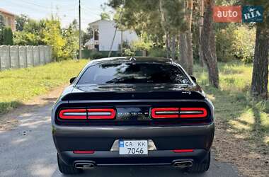 Купе Dodge Challenger 2017 в 