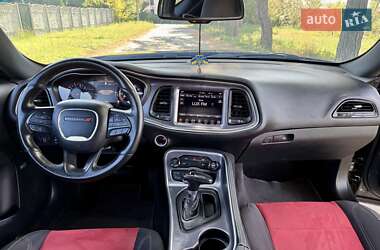 Купе Dodge Challenger 2017 в 
