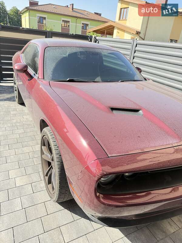 Купе Dodge Challenger 2017 в Львове