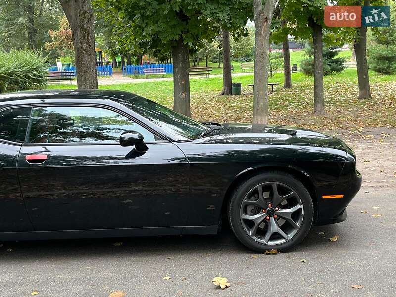 Купе Dodge Challenger 2018 в Киеве