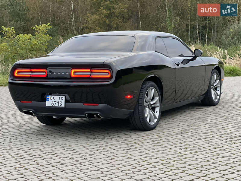 Купе Dodge Challenger 2017 в Львове