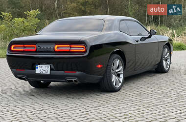 Купе Dodge Challenger 2017 в 