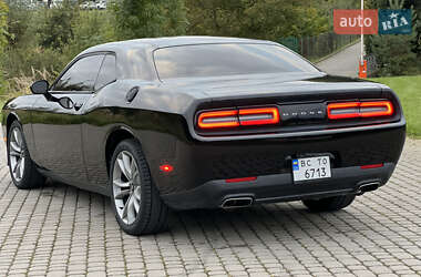 Купе Dodge Challenger 2017 в 