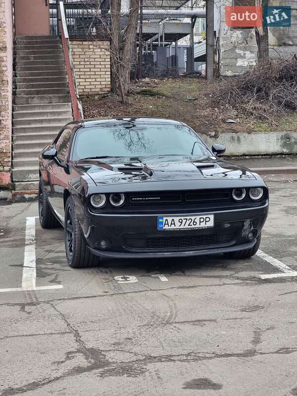 Купе Dodge Challenger 2018 в Киеве