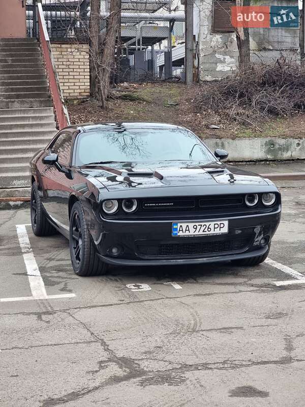 Купе Dodge Challenger 2018 в Киеве