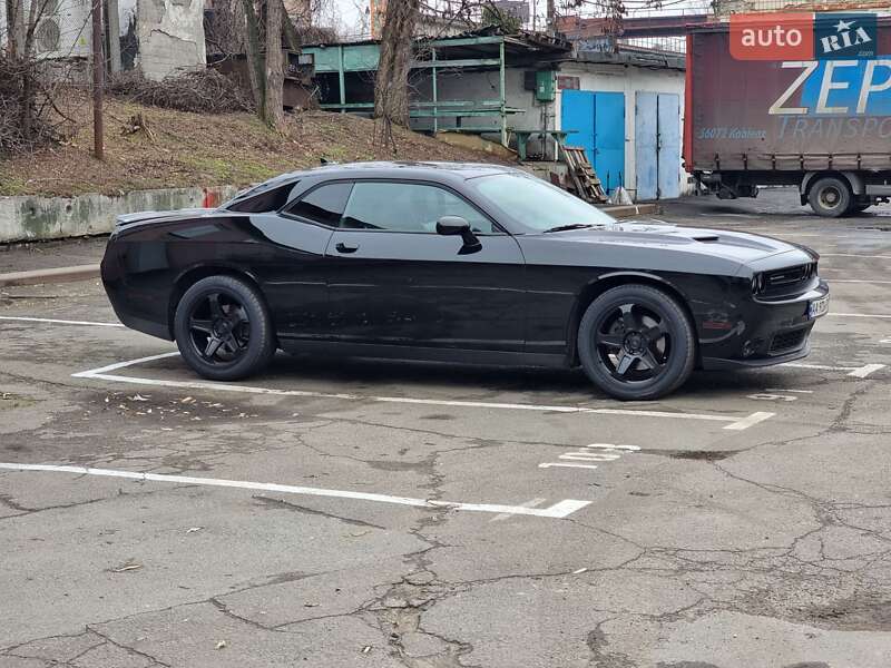 Купе Dodge Challenger 2018 в Киеве