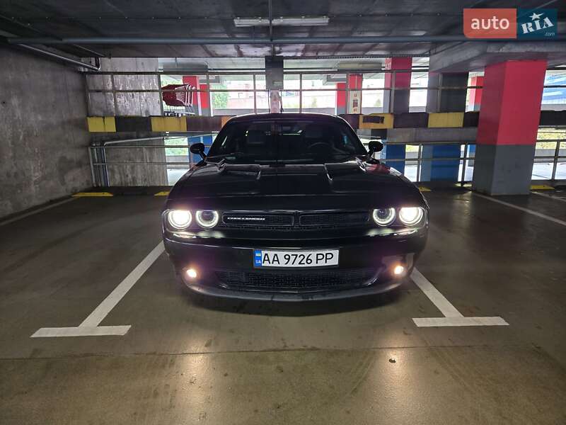 Купе Dodge Challenger 2018 в Киеве