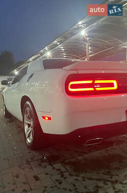 Купе Dodge Challenger 2021 в 