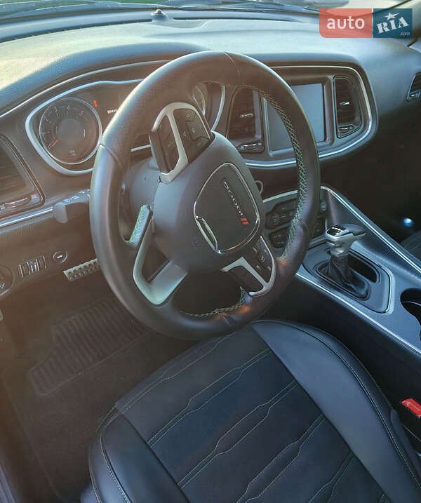 Купе Dodge Challenger 2017 в Киеве