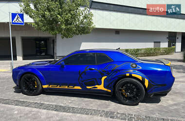 Купе Dodge Challenger 2022 в 