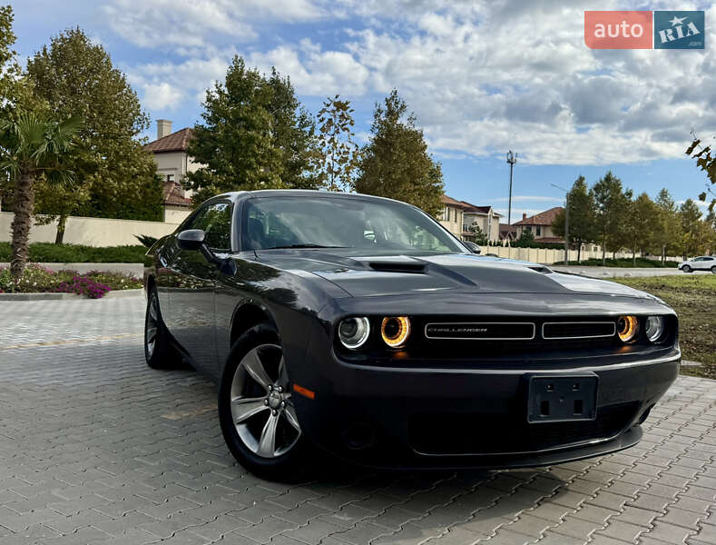 Купе Dodge Challenger 2020 в 