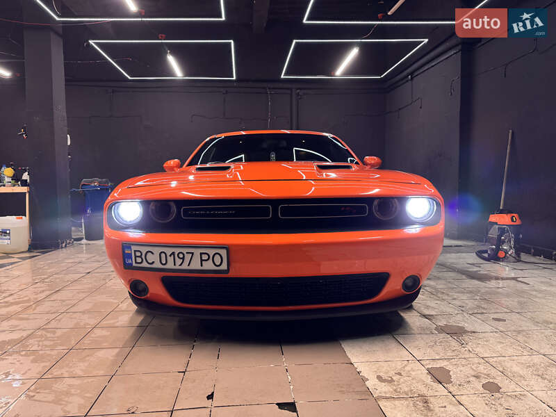 Купе Dodge Challenger 2016 в Києві