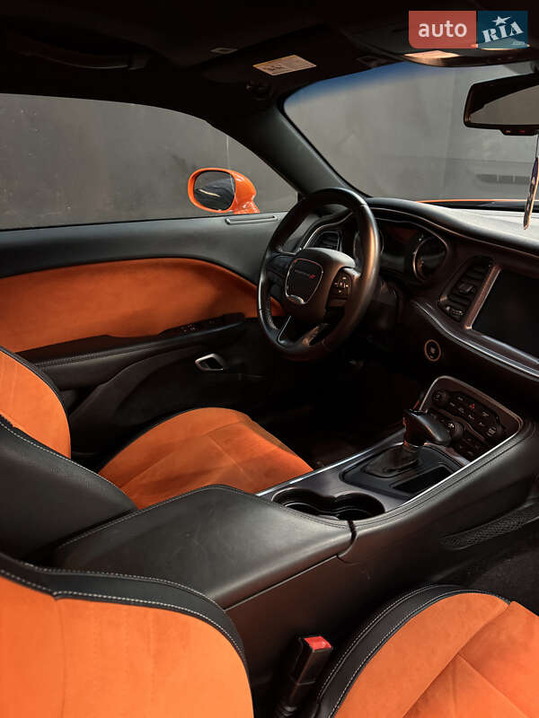 Купе Dodge Challenger 2016 в Києві