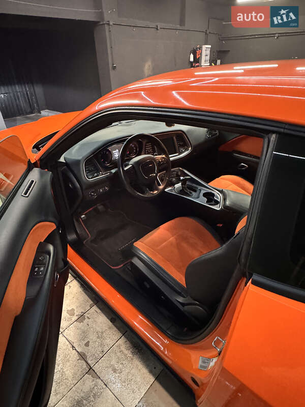 Купе Dodge Challenger 2016 в Києві