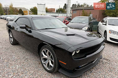 Купе Dodge Challenger 2016 в  фото 10 Купе Dodge Challenger 2016 в