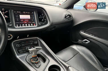 Купе Dodge Challenger 2016 в  фото 23 Купе Dodge Challenger 2016 в