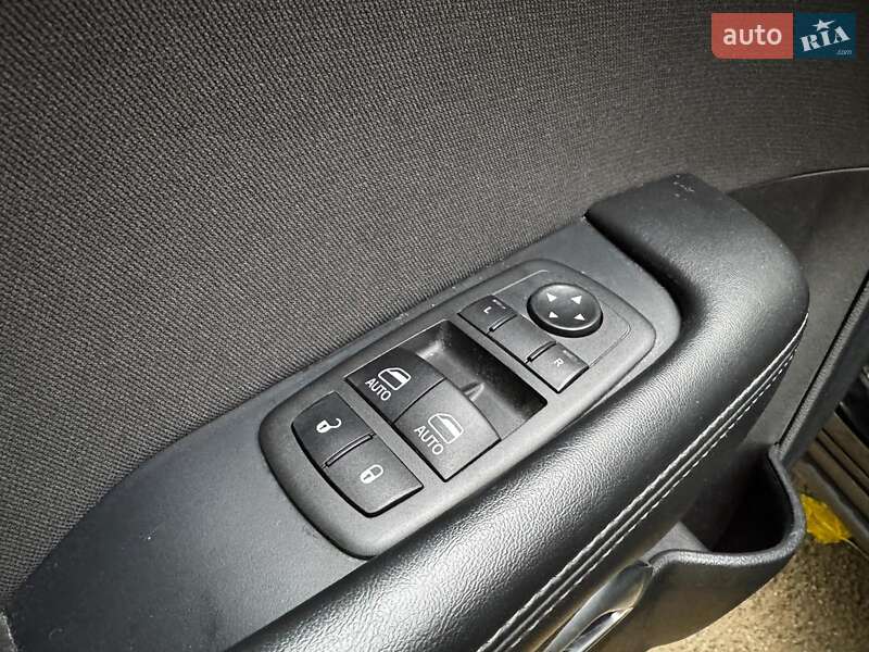 Купе Dodge Challenger 2022 в Киеве фото 12 Купе Dodge Challenger 2022 в Киеве